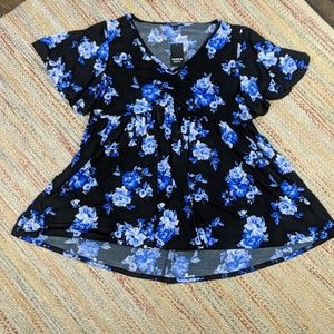 Torrid floral top Size 1 nwt